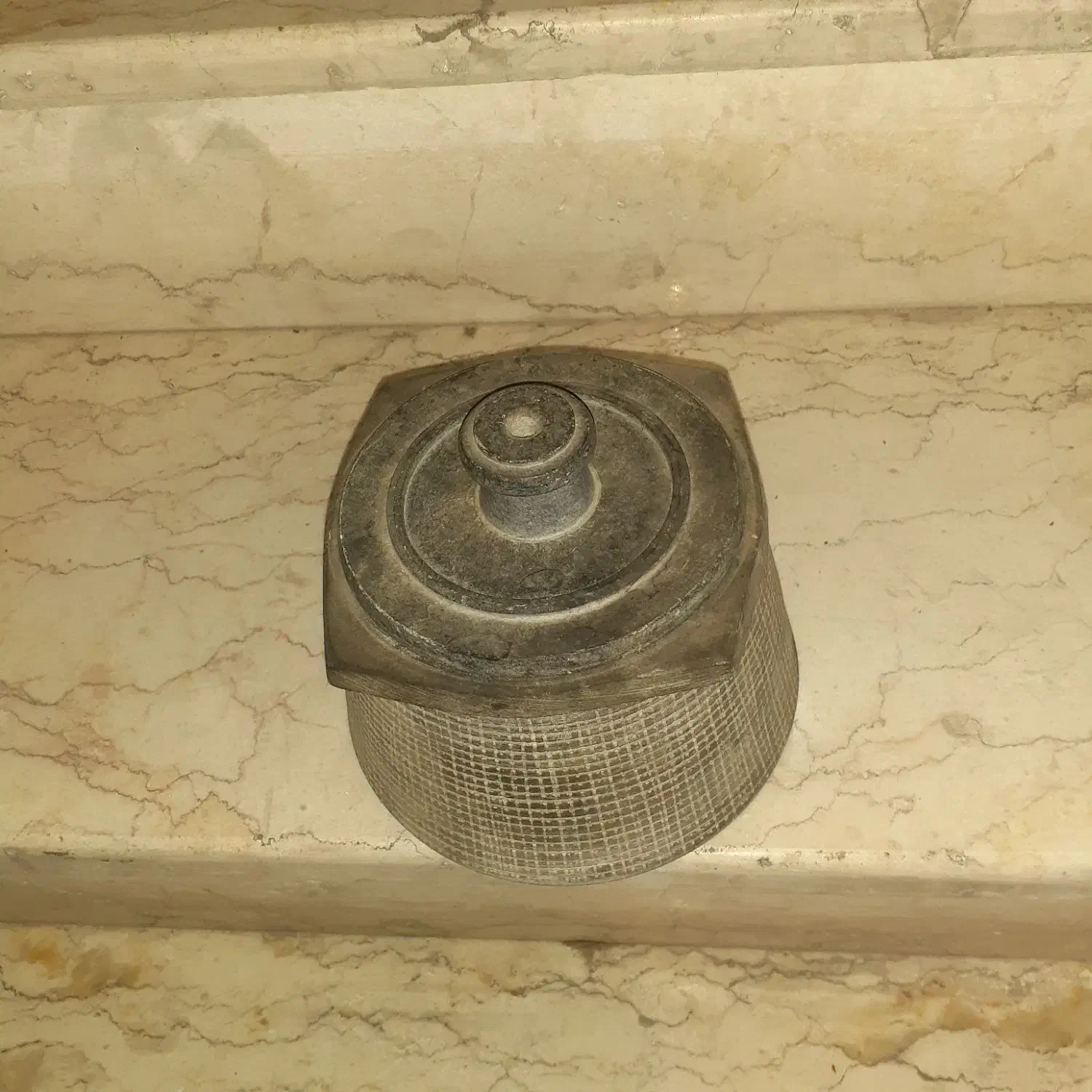 دیزی سنگی نامجو|کلکسیون اشیاء عتیقه|تهران, خواجه نظام الملک|دیوار