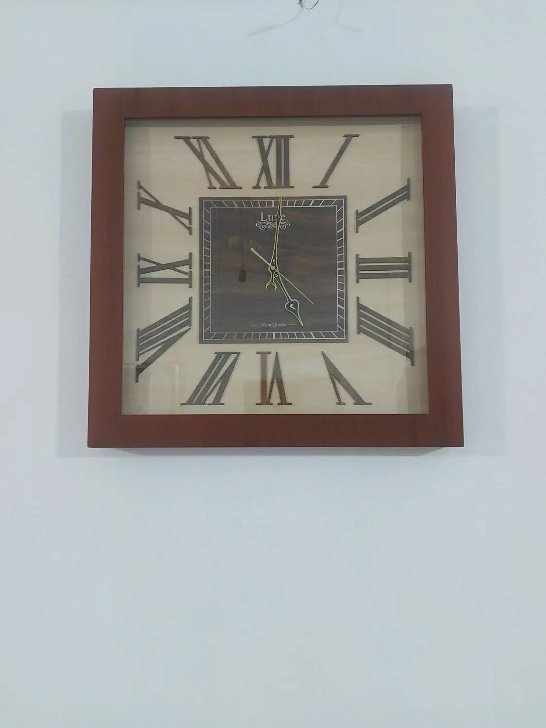 ساعت نو با کارتن مناسب جهیزیه|ساعت دیواری و تزئینی|مشهد, نوید|دیوار