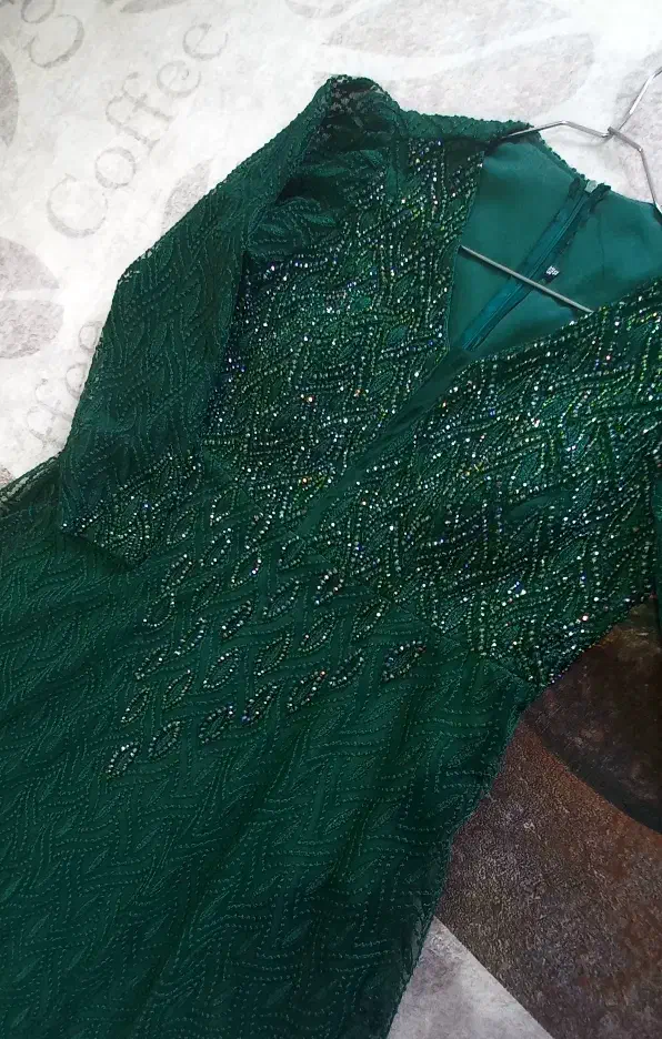 لباس مجلسی سایز بزرگ|لباس|رباط‌کریم, آدران|دیوار