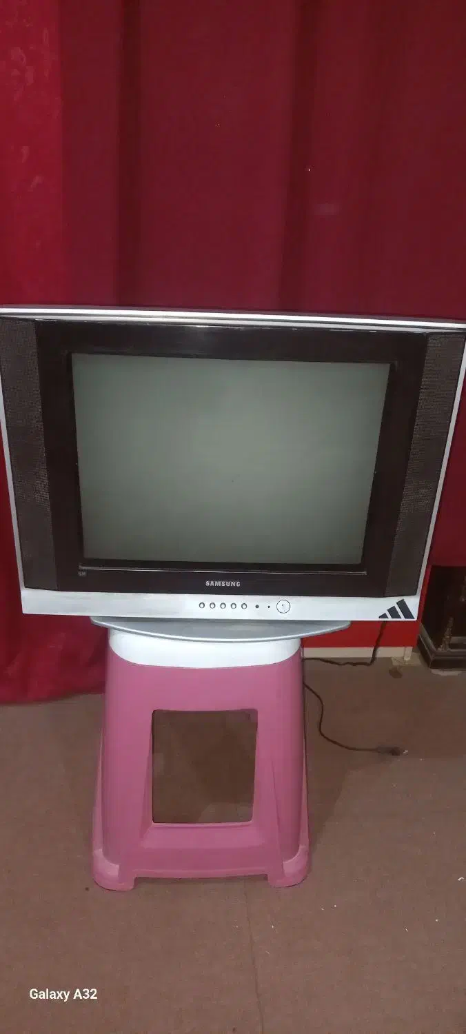 تلویزیون ۲۱  اینچ سامسونگ|تلویزیون و پروژکتور|برخوار, |دیوار