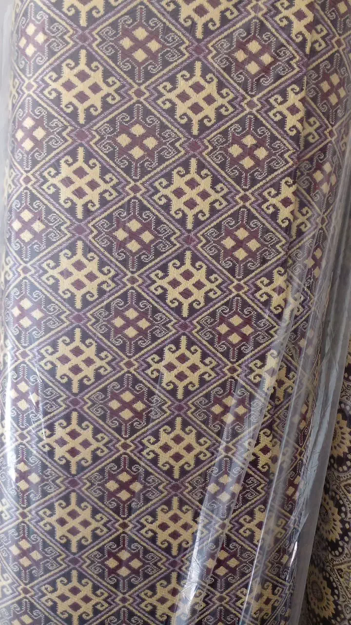 زیر سفره جاجیم گل برجسته|سفره، حوله، دستمال آشپزخانه|قزوین, |دیوار