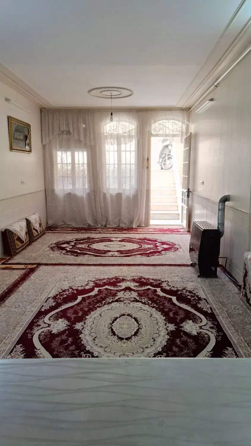 رهن خانه ویلایی بازسازی شده در خیابان نظامی گنجوی|اجارهٔ خانه و ویلا|قم, شاه ابراهیم|دیوار