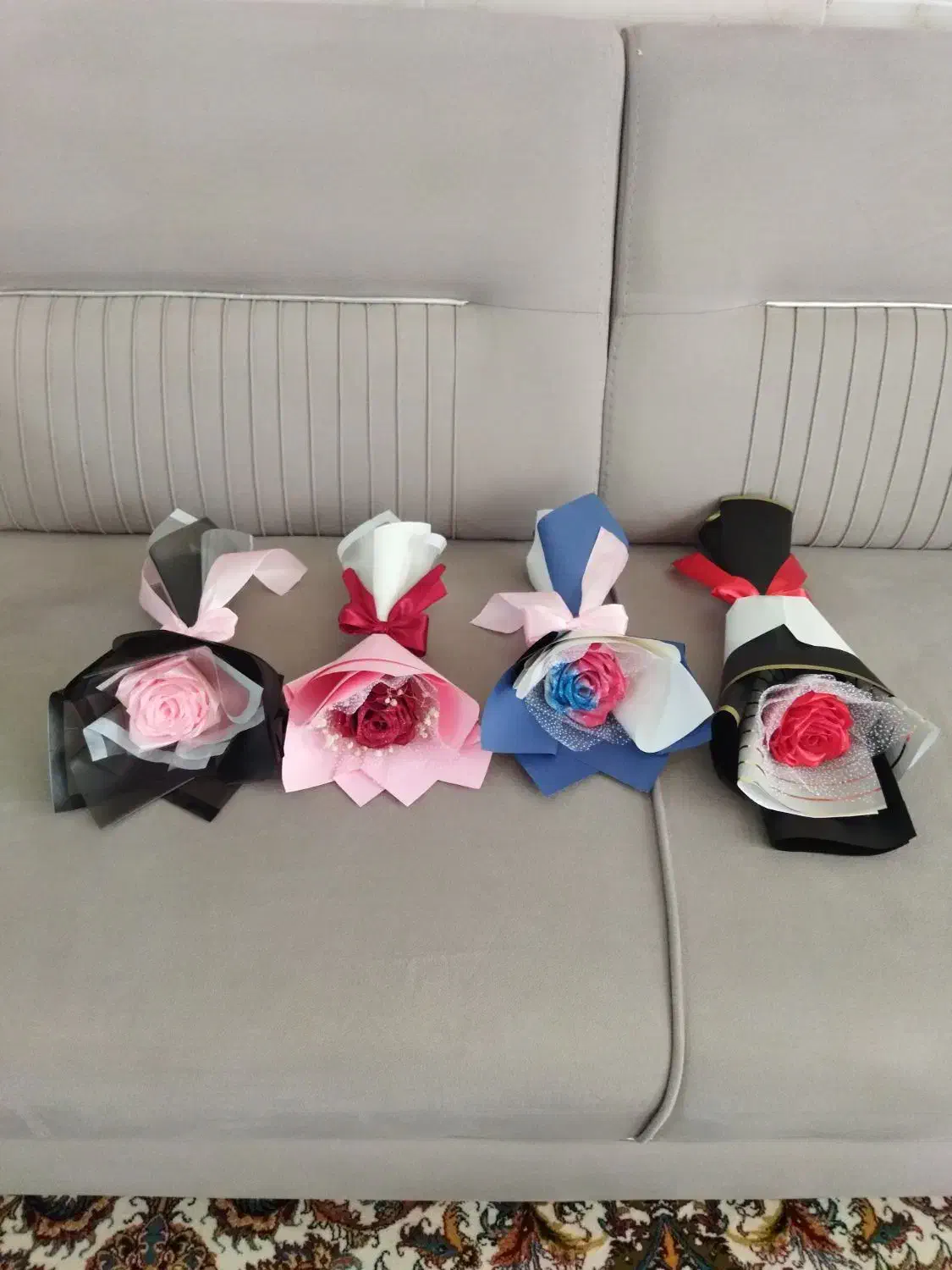 گل روز زن و مادر|گل مصنوعی|سنقر, |دیوار