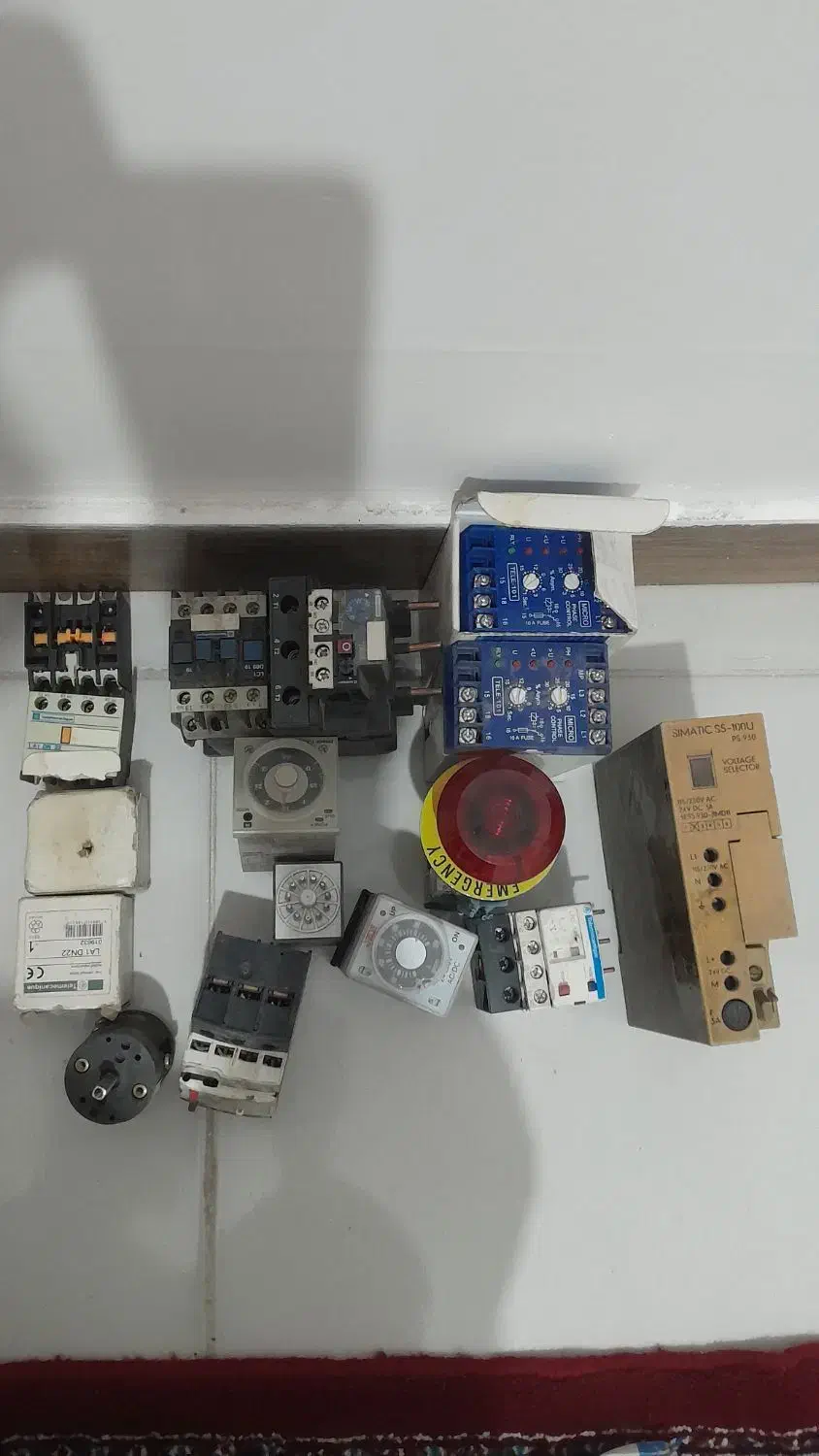 برقی قطعات|ابزارآلات|رباط‌کریم, رباط‌کریم|دیوار