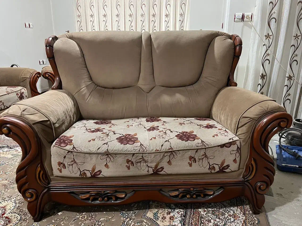 مبلمان نه نفره|مبلمان خانگی و میز عسلی|زرگرشهر, |دیوار