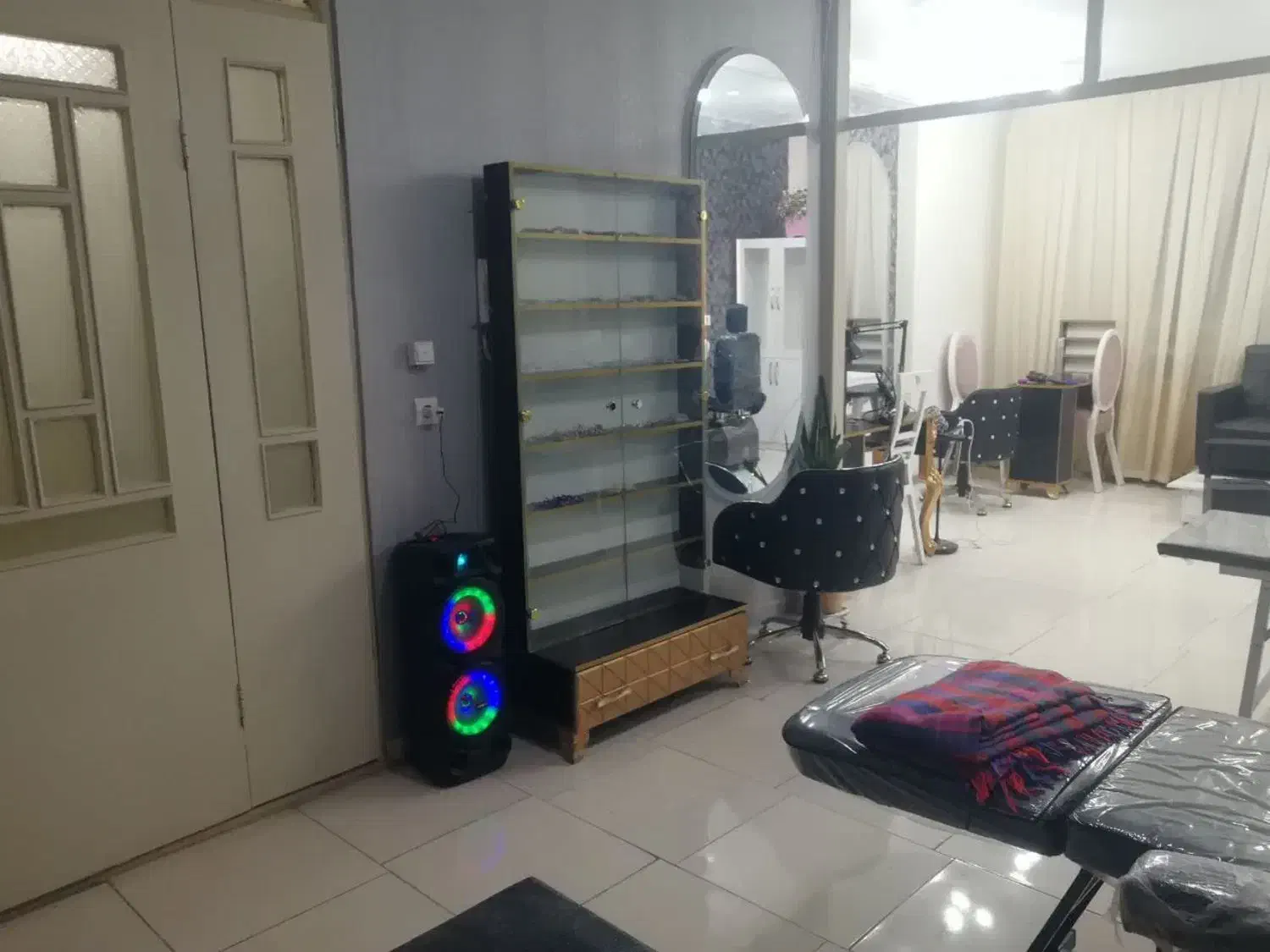 لوازم سالن زیبایی|آرایشگاه و سالن‌های زیبایی|بیرجند, |دیوار