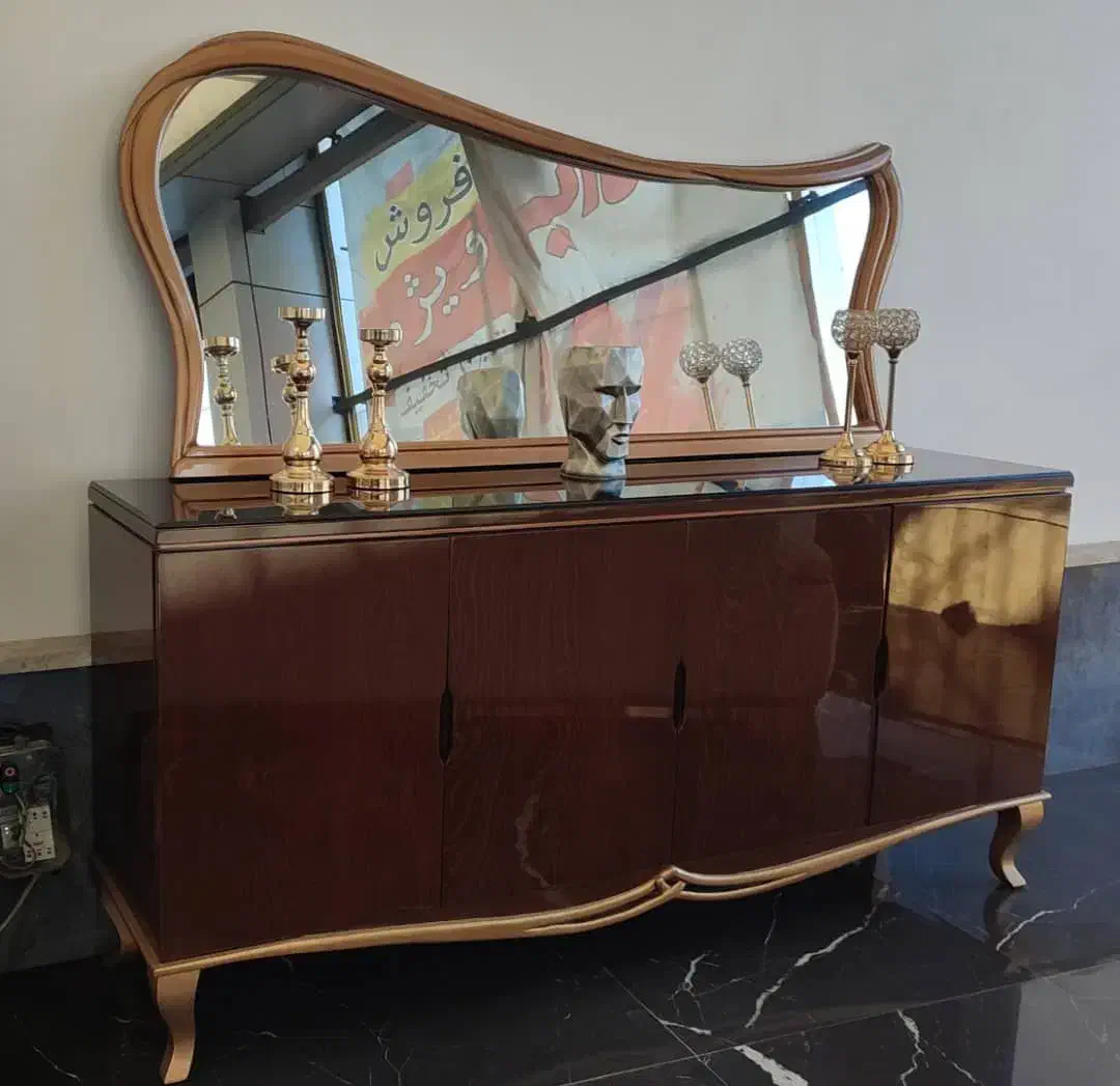 کنسول وآینه کلاسیک تمیز و شیک|بوفه، ویترین، کنسول|رشت, کاکتوس|دیوار