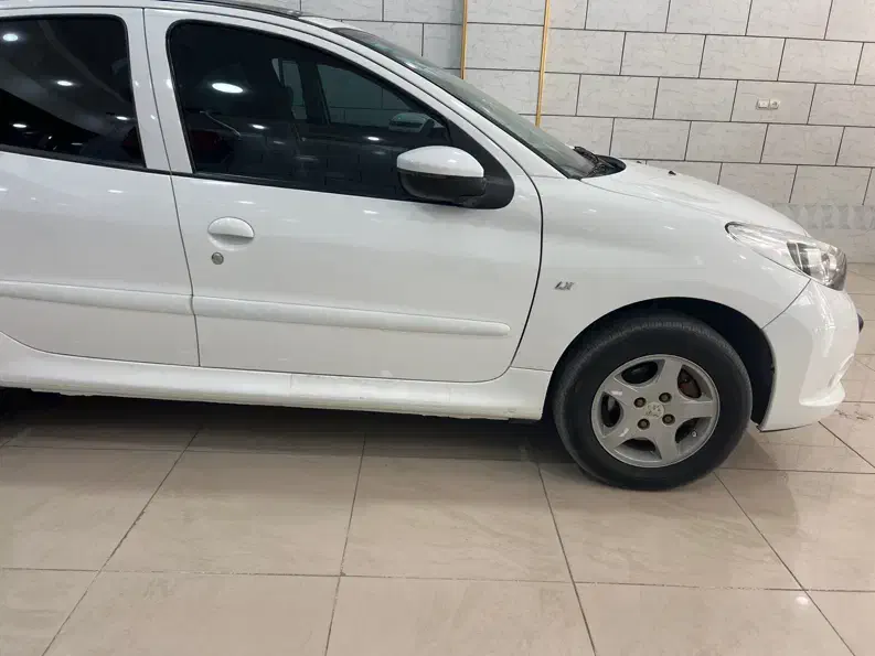 پژو ۲۰۷ پاناروما|خودرو سواری و وانت|شهرکرد, |دیوار