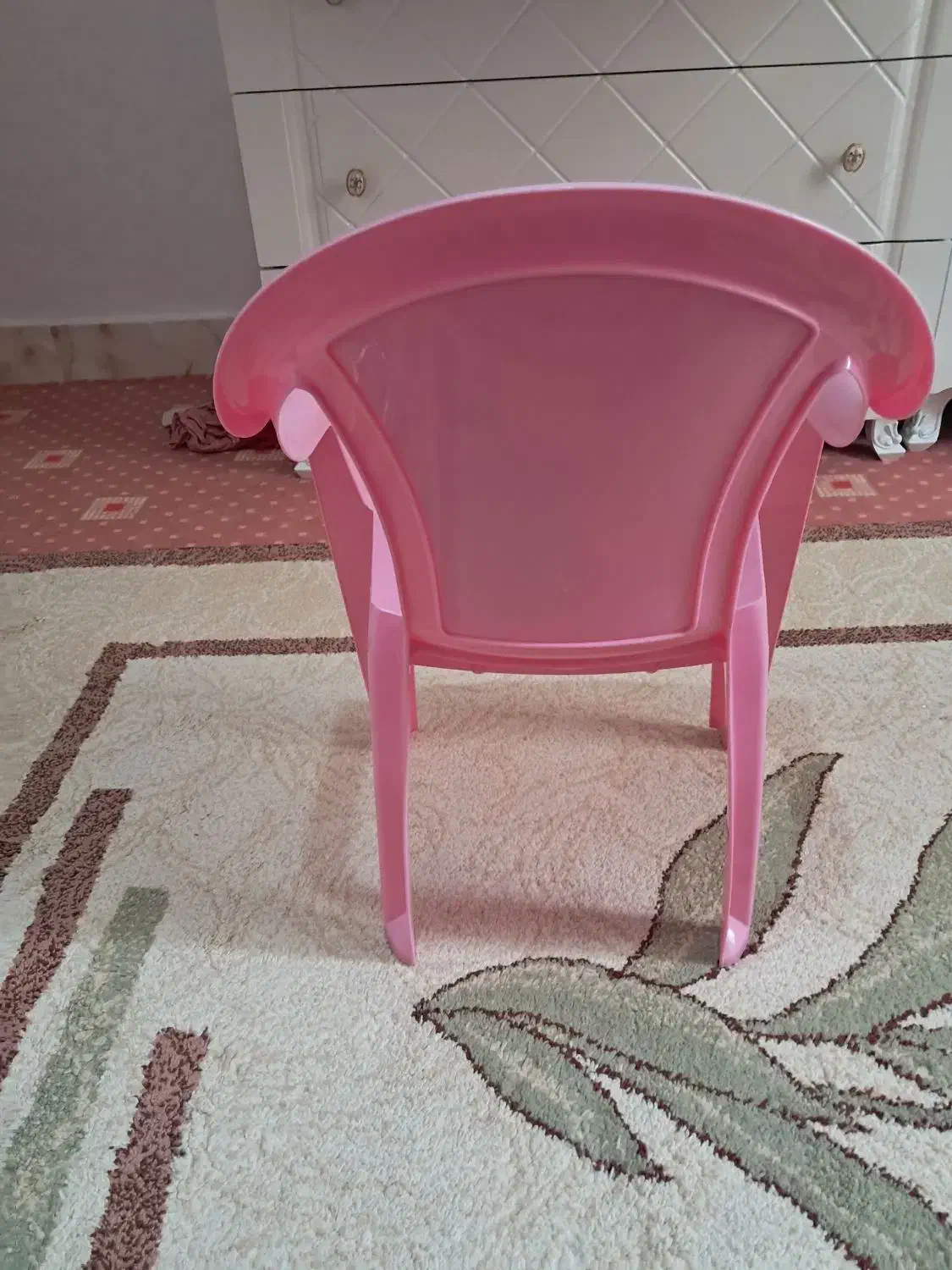 صندلی پلاستیکی کودک|تخت و صندلی بچه|ارومیه, |دیوار