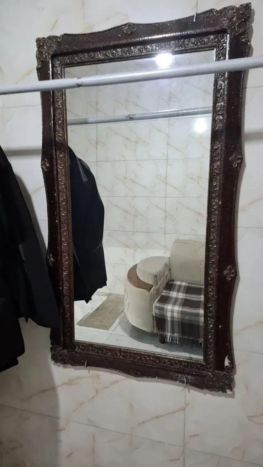 اینه|آینه|کرج, ساسانی (قلمستان)|دیوار