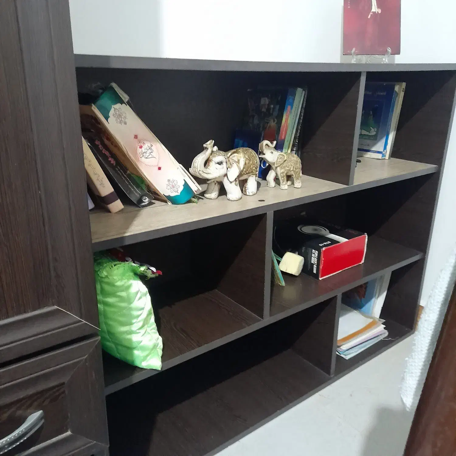 کتابخانه|کتابخانه، شلف، قفسههای دیواری|رشت, بیجارپس|دیوار