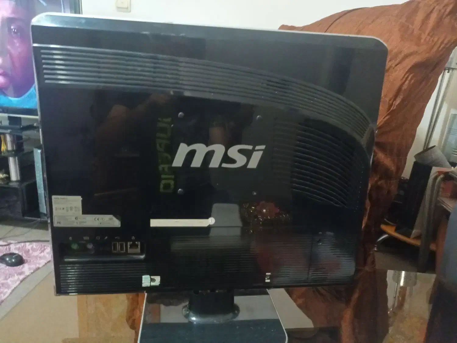 آلینوان msi|رایانه رومیزی|اندیشه, اندیشه فاز ۳|دیوار