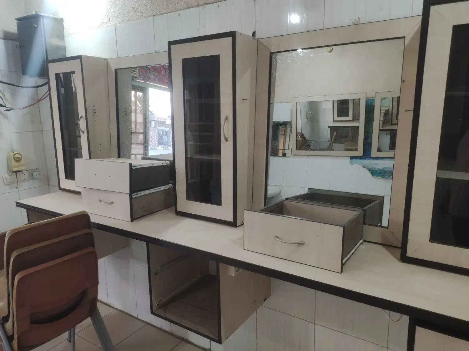 فروش دکور ارایشگاه مردانه|آرایشگاه و سالنهای زیبایی|بیکاه, |دیوار