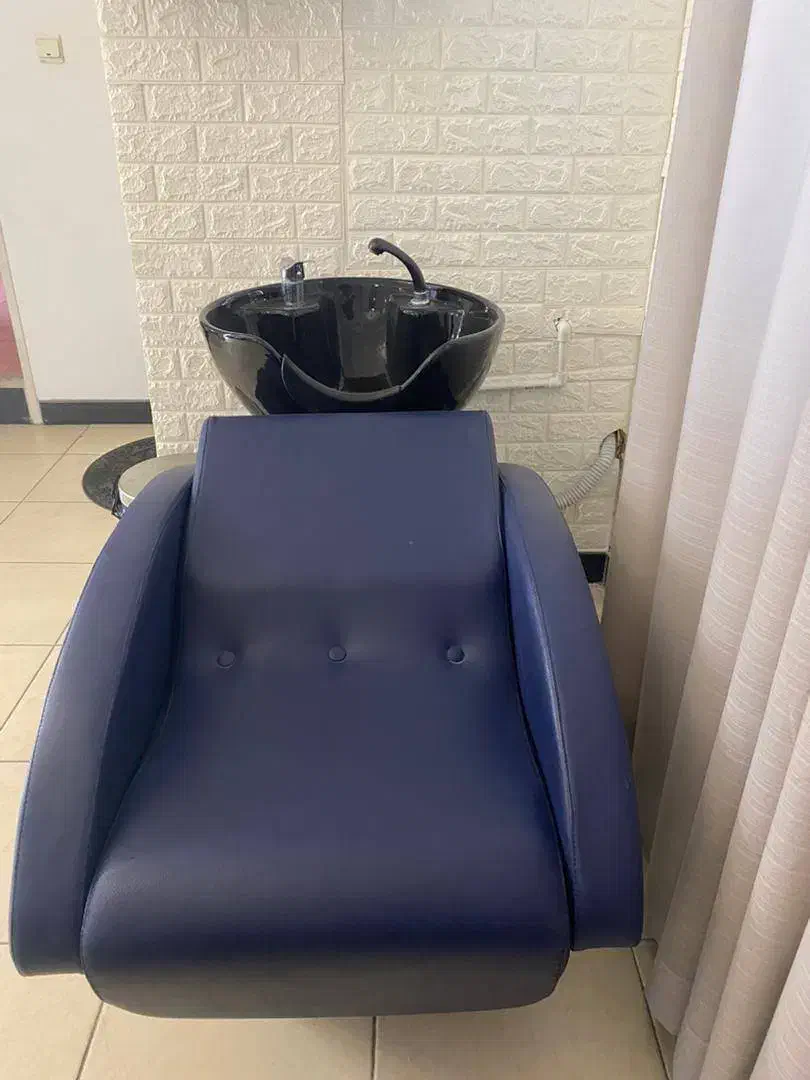 صندلی برقی و سرشور مبله|آرایشگاه و سالن‌های زیبایی|ساری, |دیوار