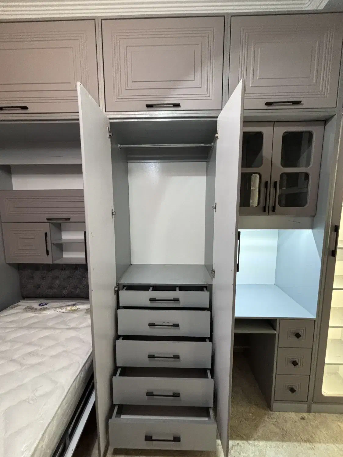 کمد دیواری و تخت کمجا|جاکفشی، کمد، دراور|چهاردانگه (تهران), |دیوار