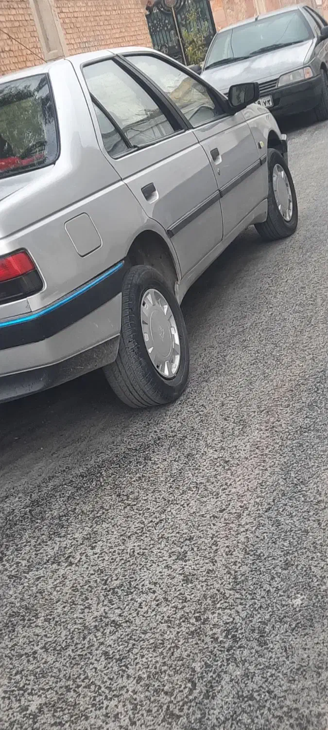 پژو ۴۰۵فابریکج نقره ای دوگانه .کارخونه.فابریک|خودرو سواری و وانت|شیراز, احمدآباد|دیوار