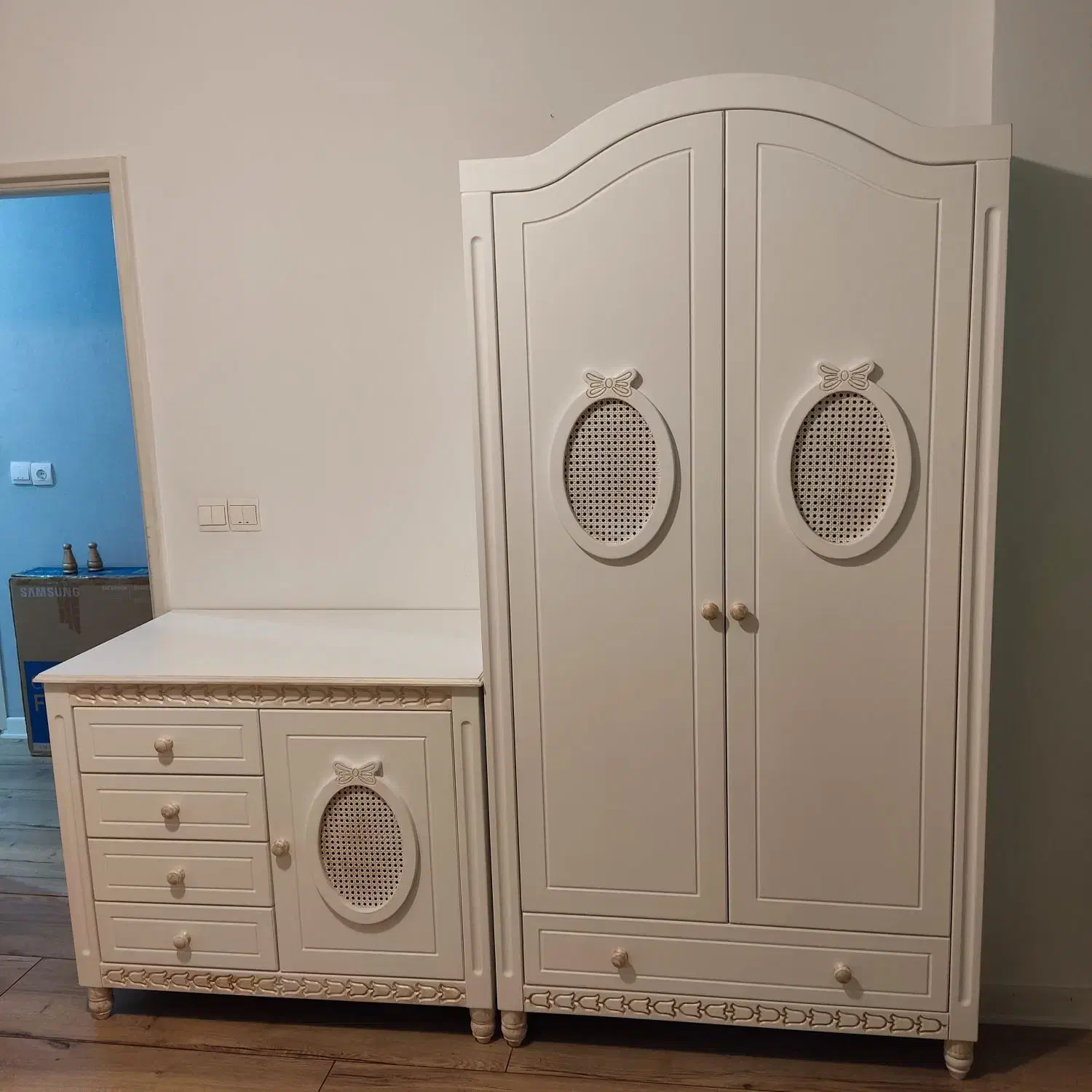 کابینت کمد کورین پله چوبی درب ماربل‌شیت ترموود و..|خدمات پیشه و مهارت|رشت, گلسار|دیوار