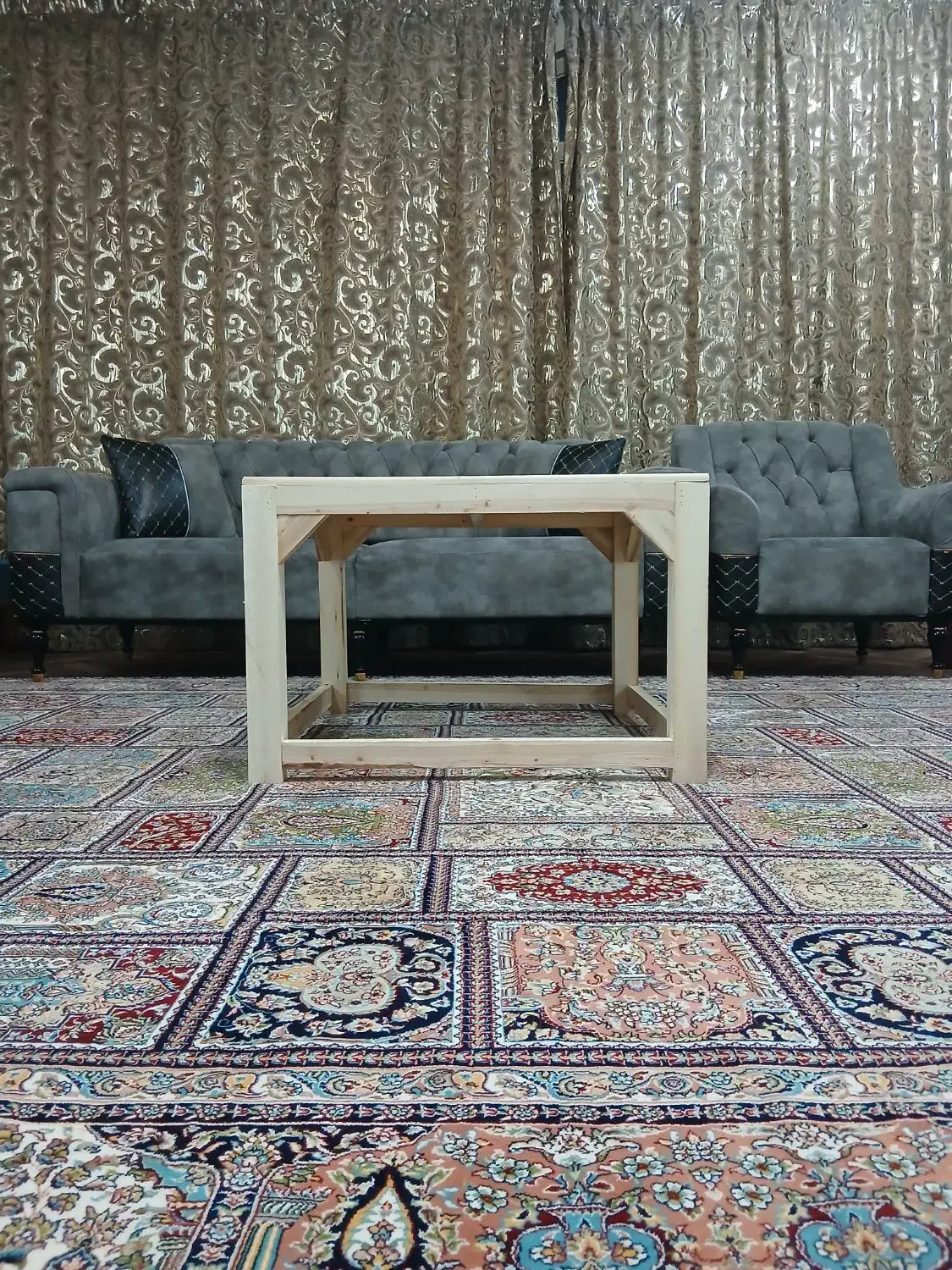 کرسی چوبی|مبلمان خانگی و میز عسلی|لنجان, |دیوار