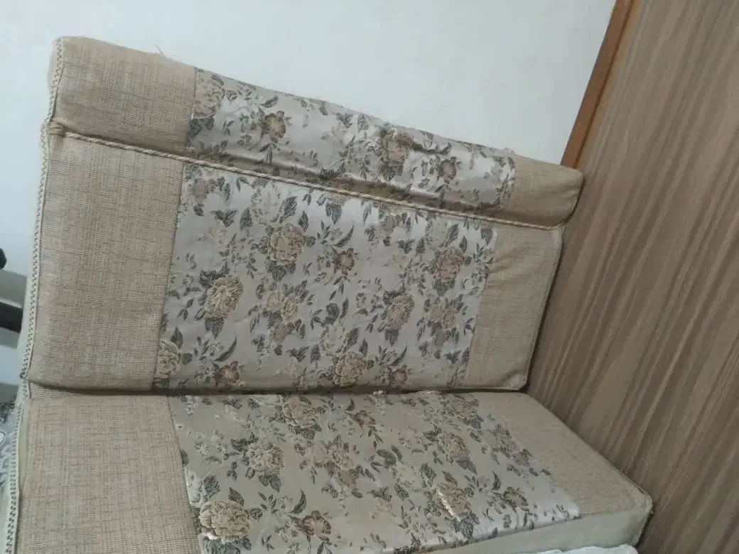 پشتی در حد نو  سالم و تمیز|پشتی|بهبهان, |دیوار