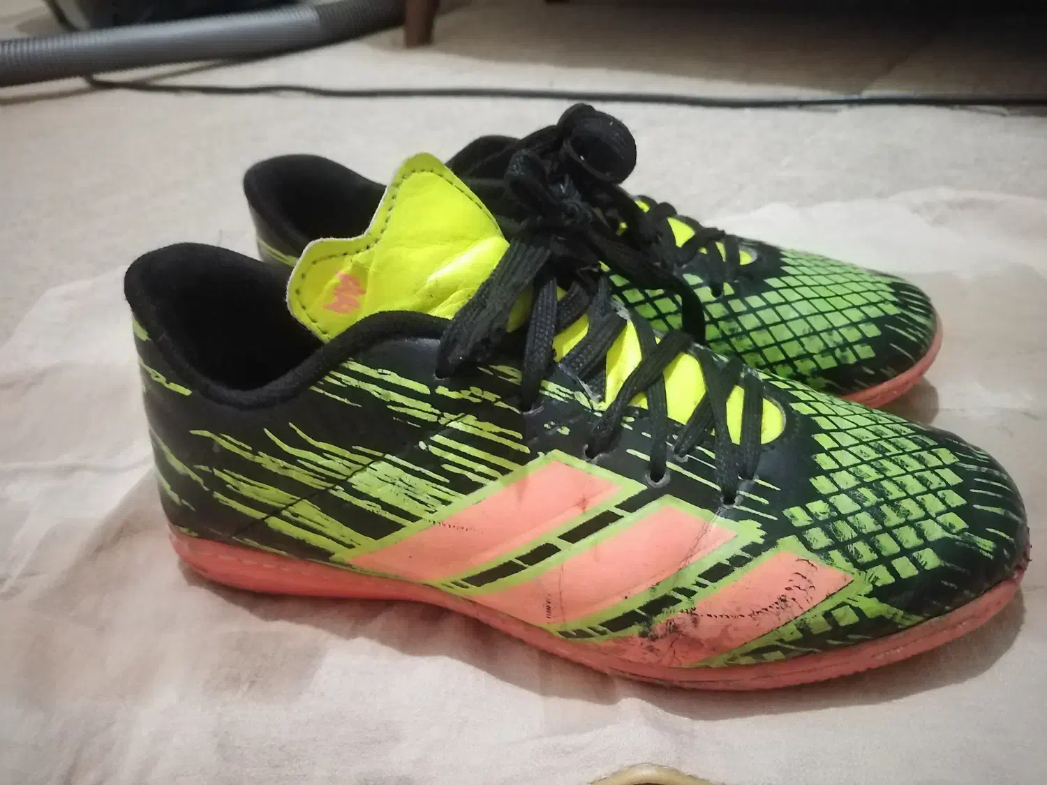 استوک کتونی فوتبالی سایز 36|کیف، کفش، کمربند|کرج, شهرک فهمیده|دیوار