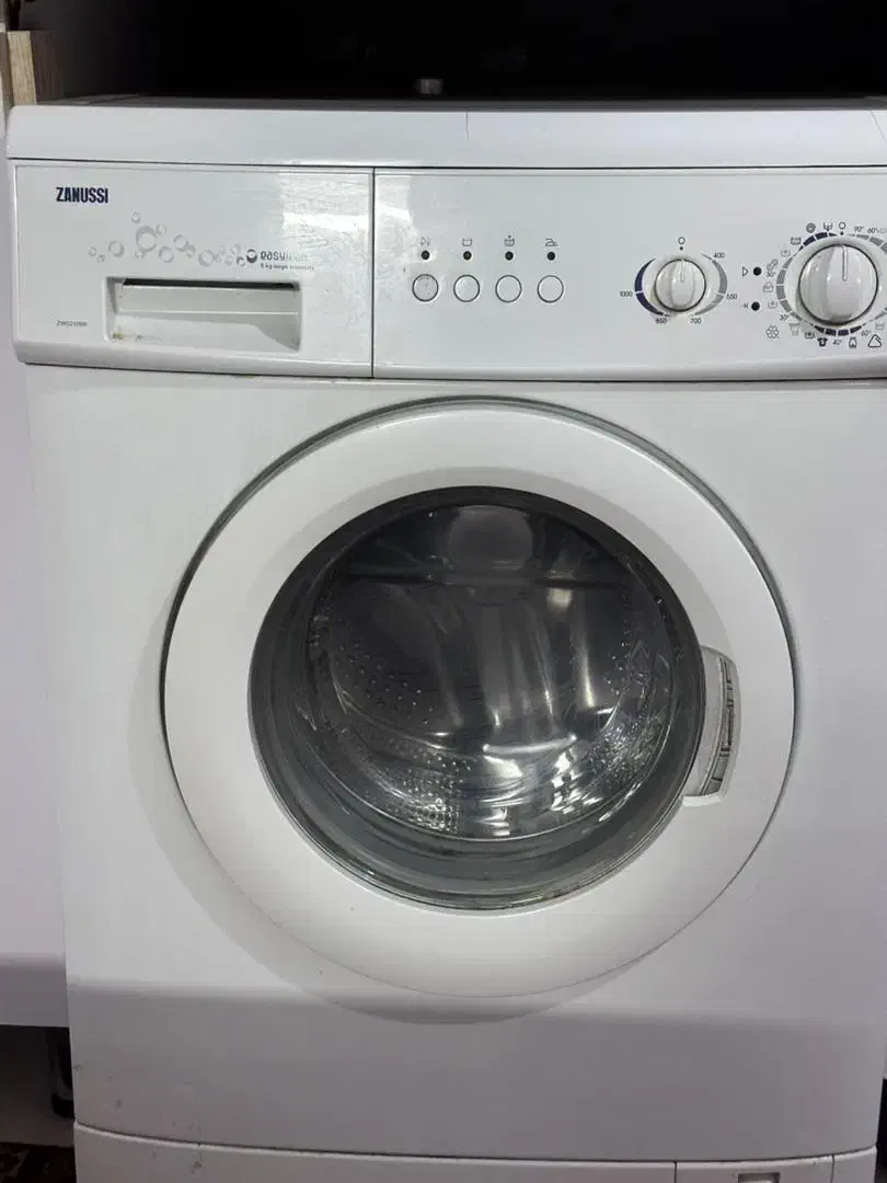 لباسشویی شش کیلویی خارجی زانویی ایتالیا|ماشین لباسشویی و خشک‌کن لباس|مشهد, هنرور|دیوار