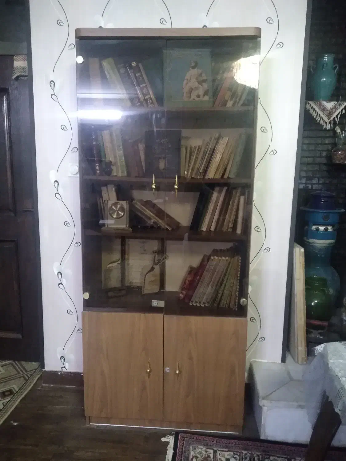 کتابخانه در حد نو|کتابخانه، شلف، قفسههای دیواری|شاهینشهر, شهرک گلدیس|دیوار