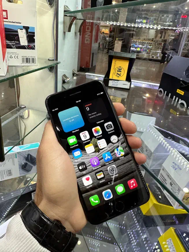 Iphone 7 plus|موبایل|شیراز, زند|دیوار