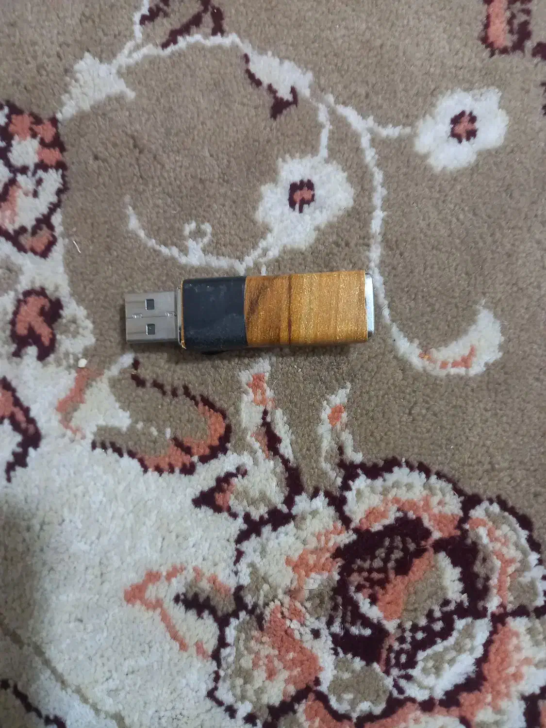 فلش ۴و۸و۱۶و۳۲گیگ|لوازم جانبی موبایل و تبلت|تبریز, |دیوار