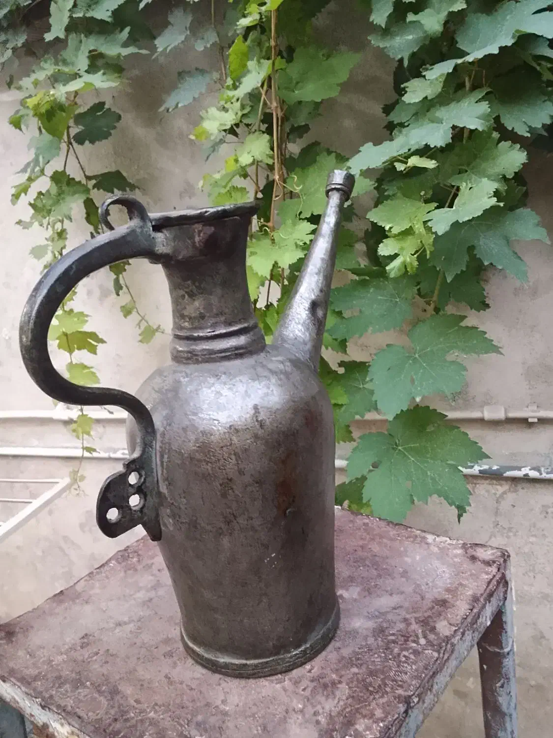 آفتابه مسی|کلکسیون اشیاء عتیقه|گرگان, |دیوار