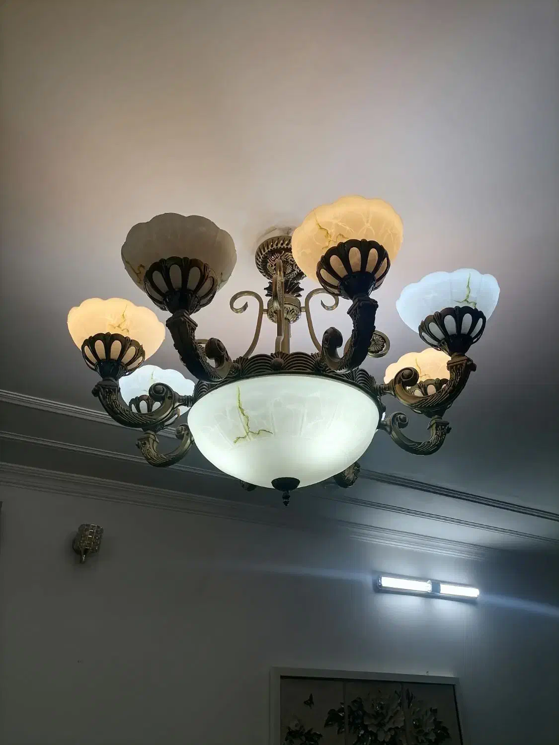 لوستر برنجی 8 شاخه|لوستر و چراغ آویز|یزد, |دیوار