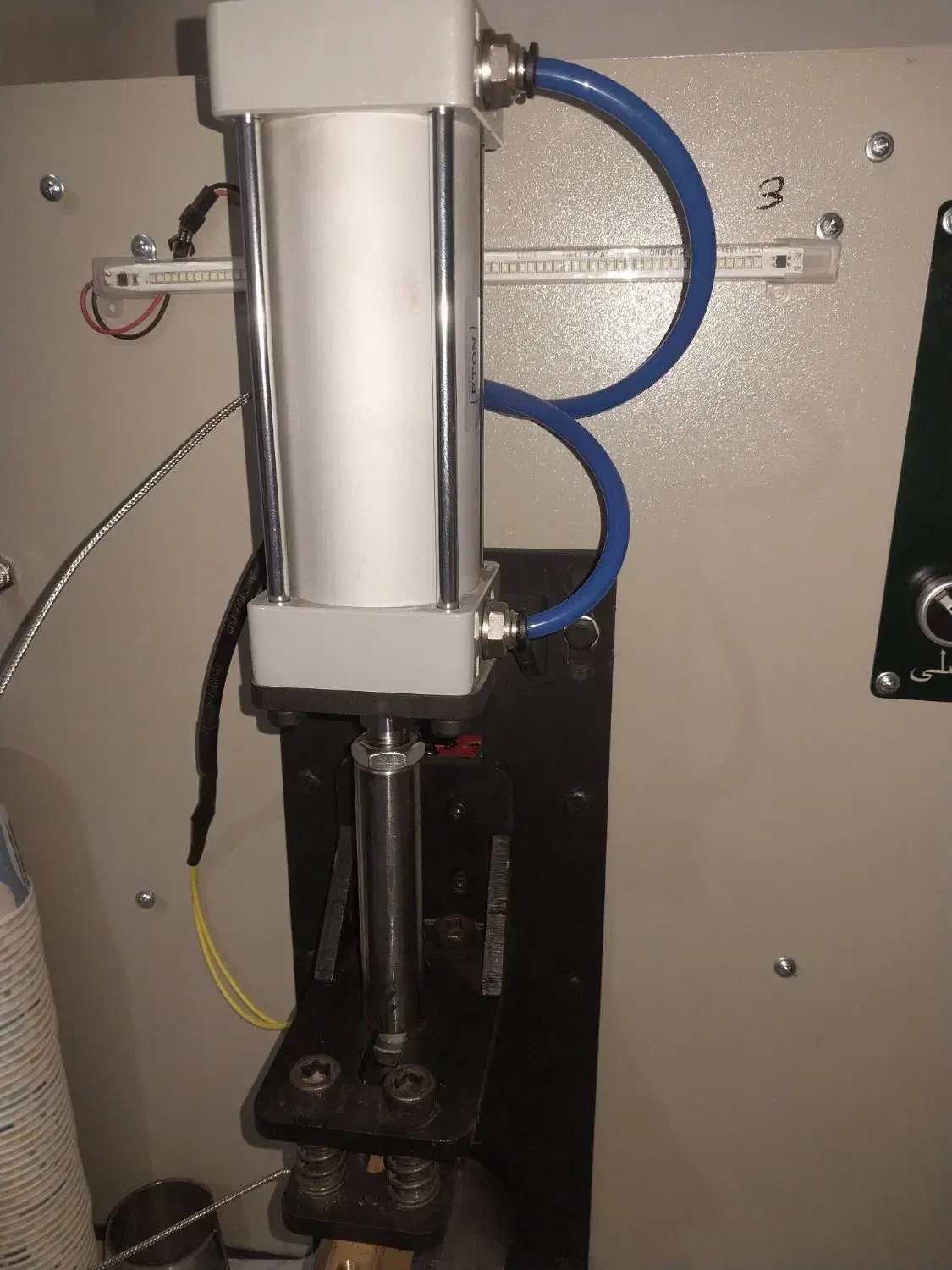 فروش دستگاه لیوان کاغذی دو جداره|ماشین‌آلات صنعتی|لیلان, |دیوار