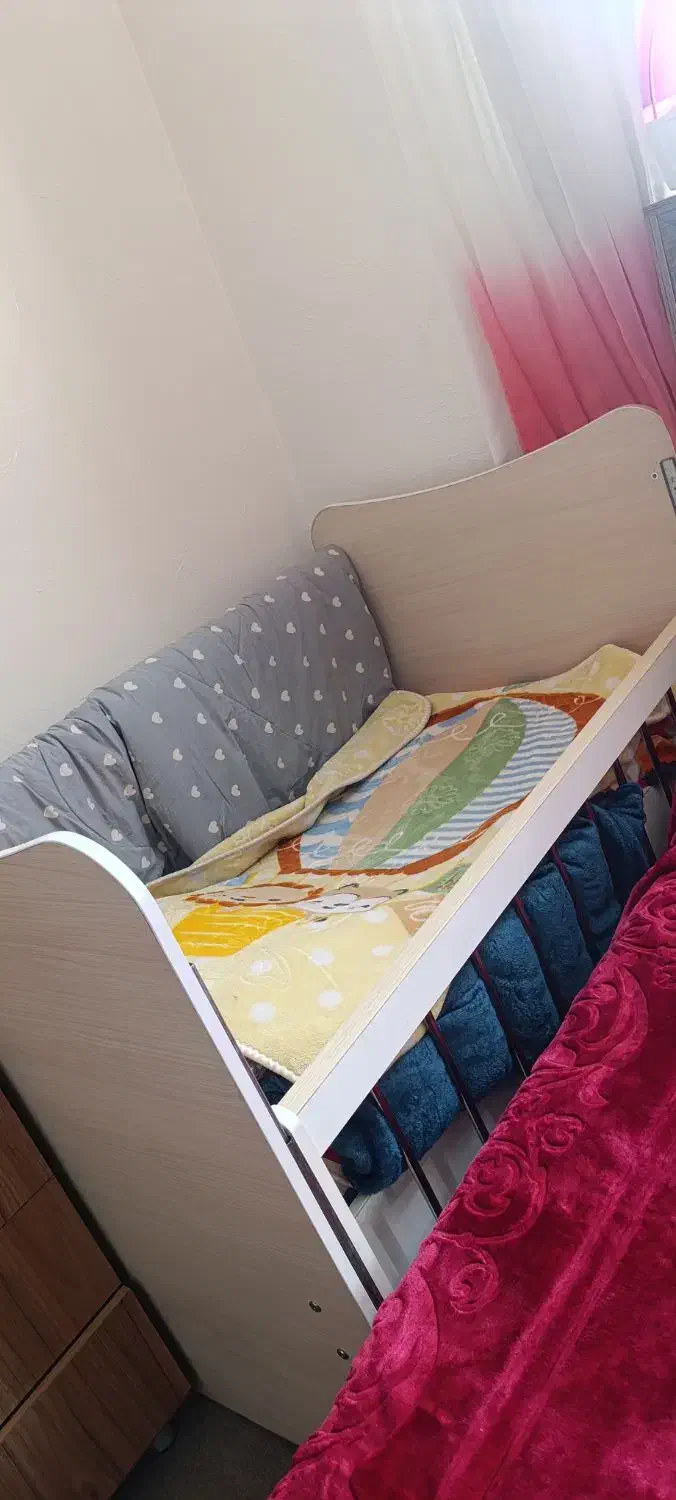 تخت|تخت و سرویس خواب|شاهینشهر, نبوت|دیوار