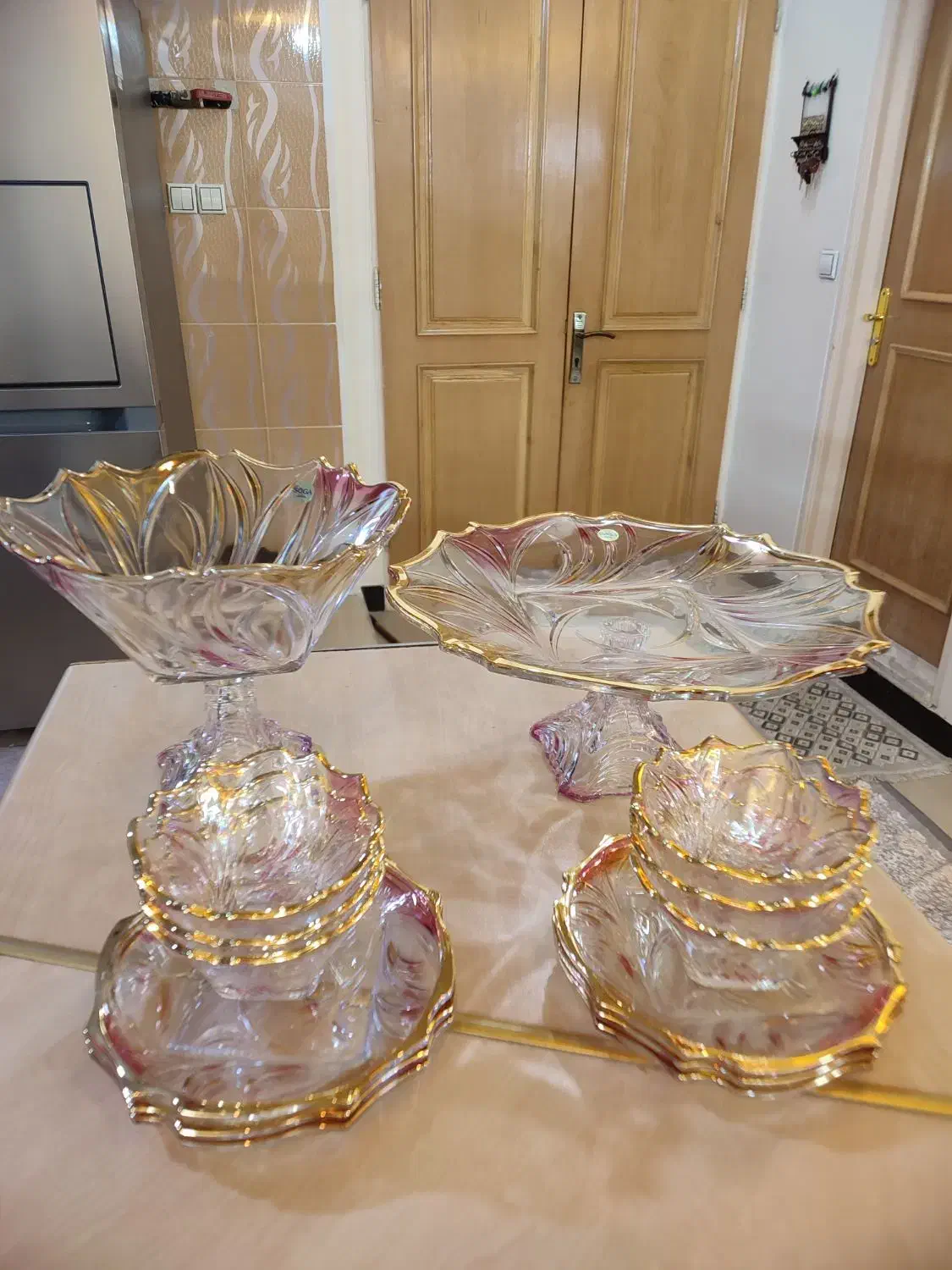 سرویس عصرانه خوری دور طلایی خارجی|ظروف سرو و پذیرایی|قم, شهرک سازمان آب|دیوار