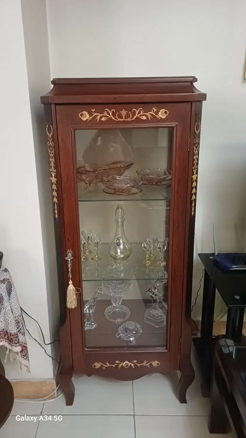 ویترین در حد نو|بوفه، ویترین، کنسول|فردیس, شهرک ۱۱۰|دیوار