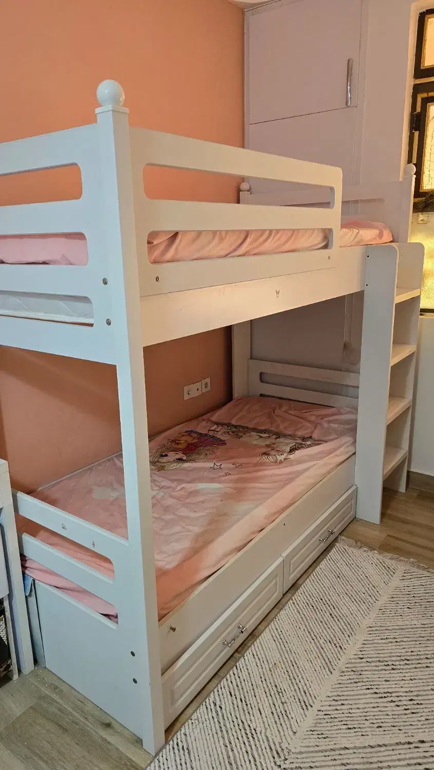 فروش فوری تخت دو طبقه برند معتبر سفارشی بادوعددتشک|تخت و سرویس خواب|بندرعباس, |دیوار