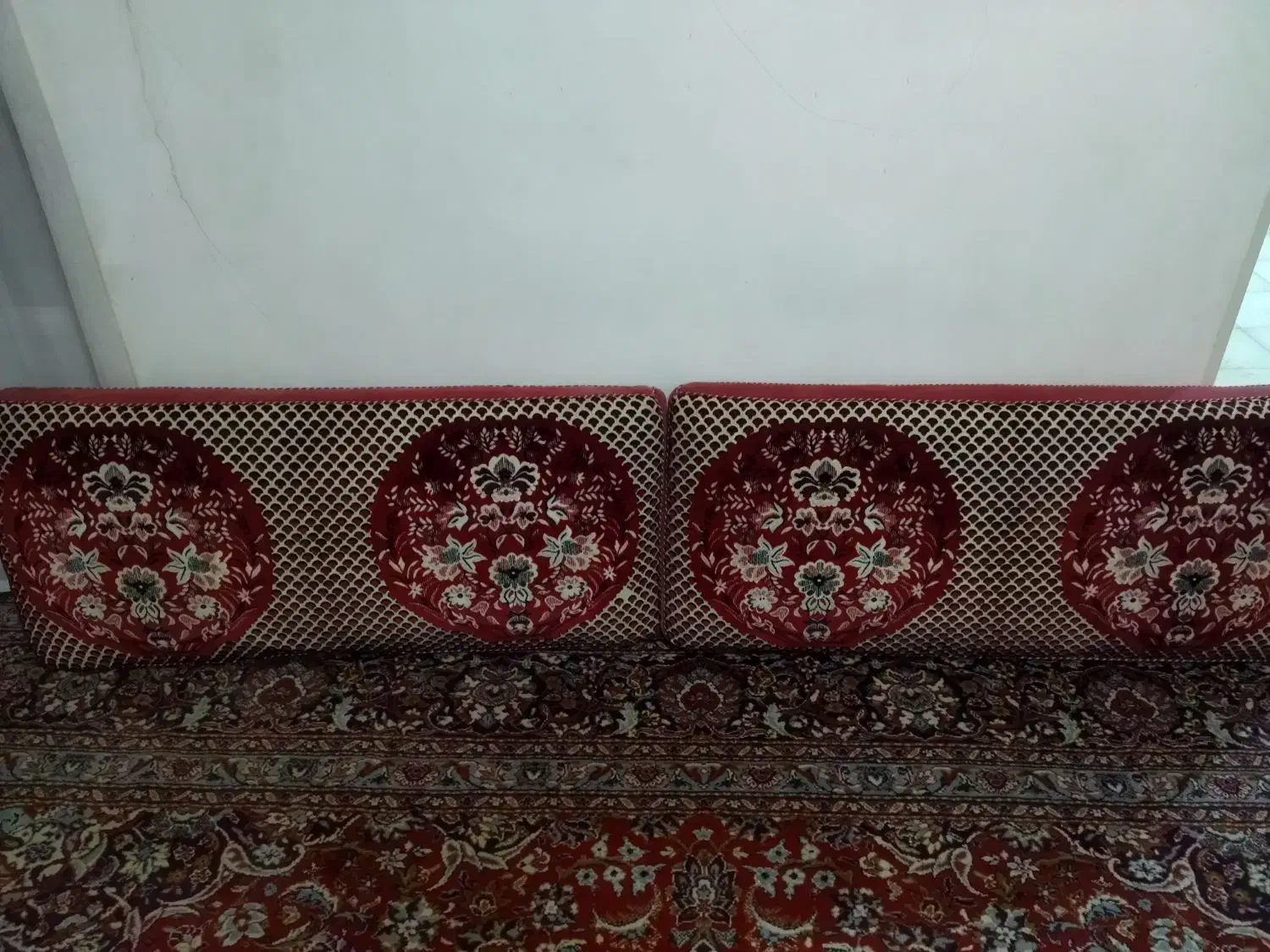 پشتی|پشتی|قم, باغ شریفی|دیوار