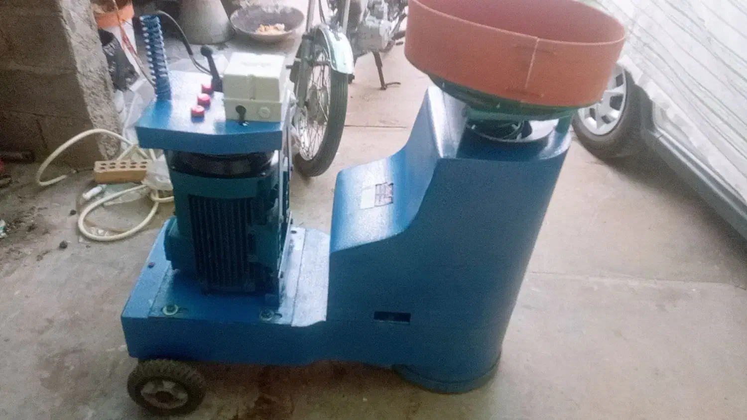 دستگاه کف سابی سه فاز موتوژن 10 اسب بخارکارنکرده|ماشین‌آلات صنعتی|دزفول, |دیوار