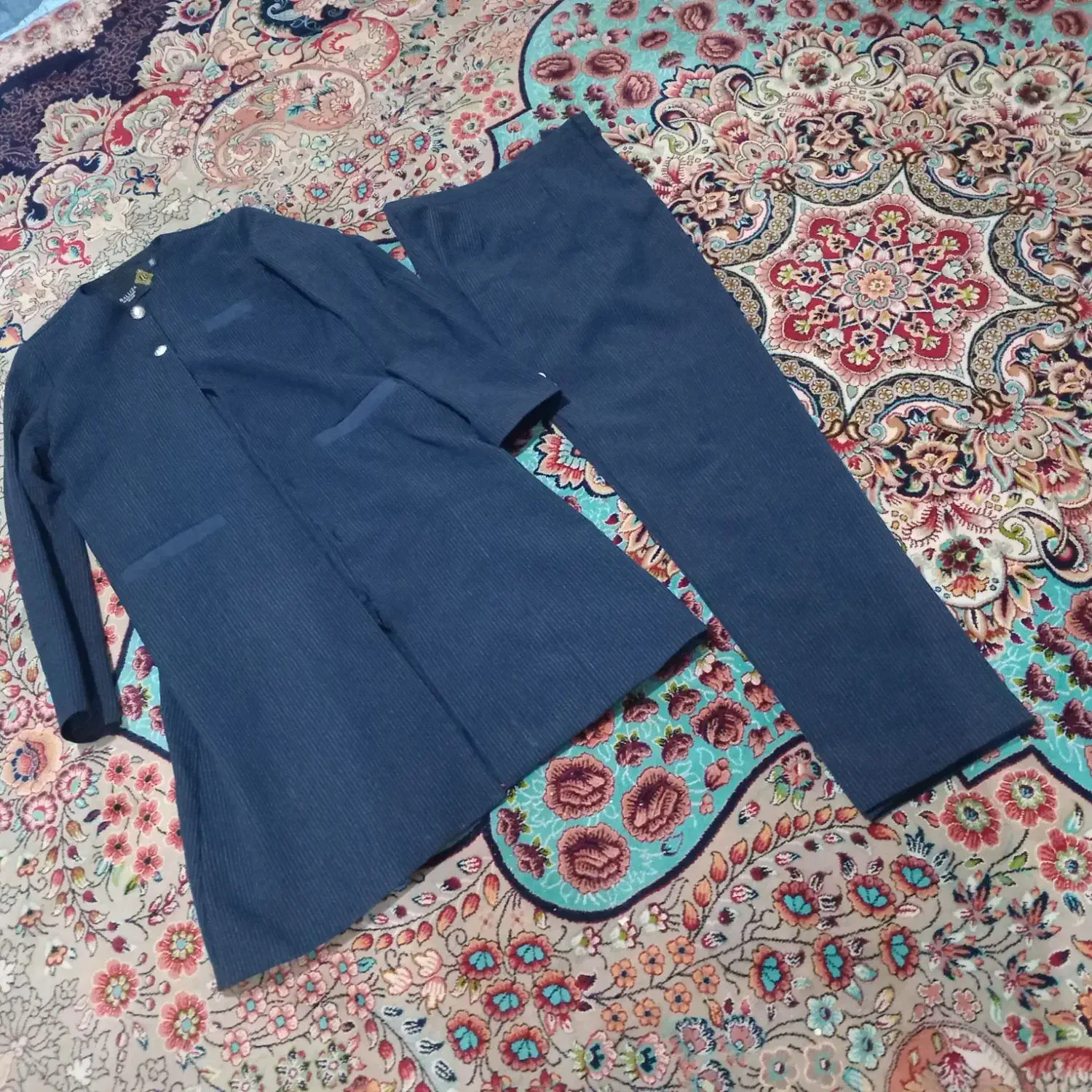 لباس در حد نو|لباس|شیروان (خراسان), |دیوار