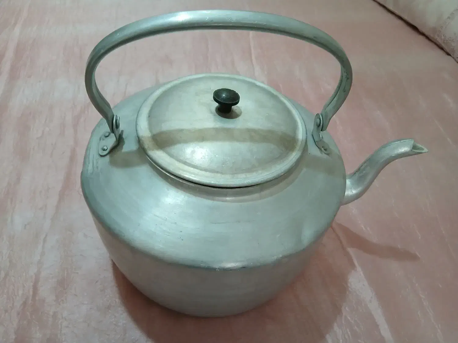 کتری رویی قدیمی بزرگ مناسب برگزاری مجالس.|قوری، کتری، قهوه‌ساز دستی|تهران, دانشگاه شریف|دیوار