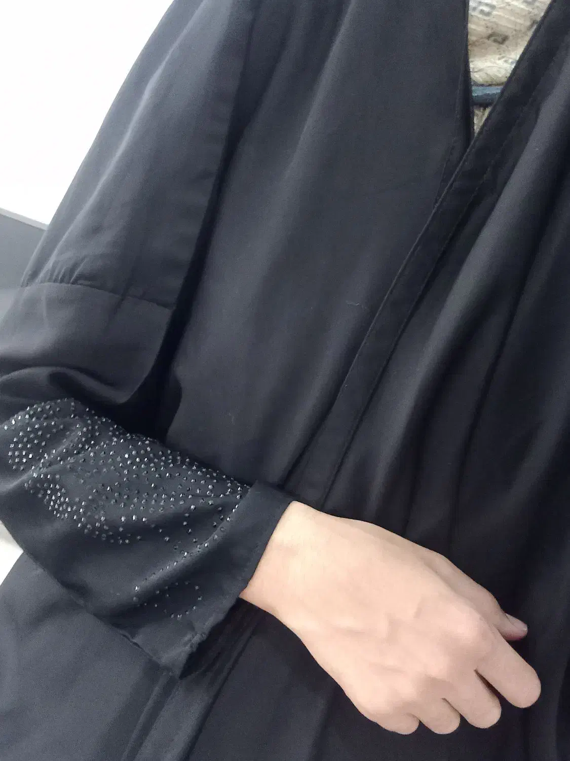 چادر لبنانی|لباس|مشهد, فرودگاه|دیوار