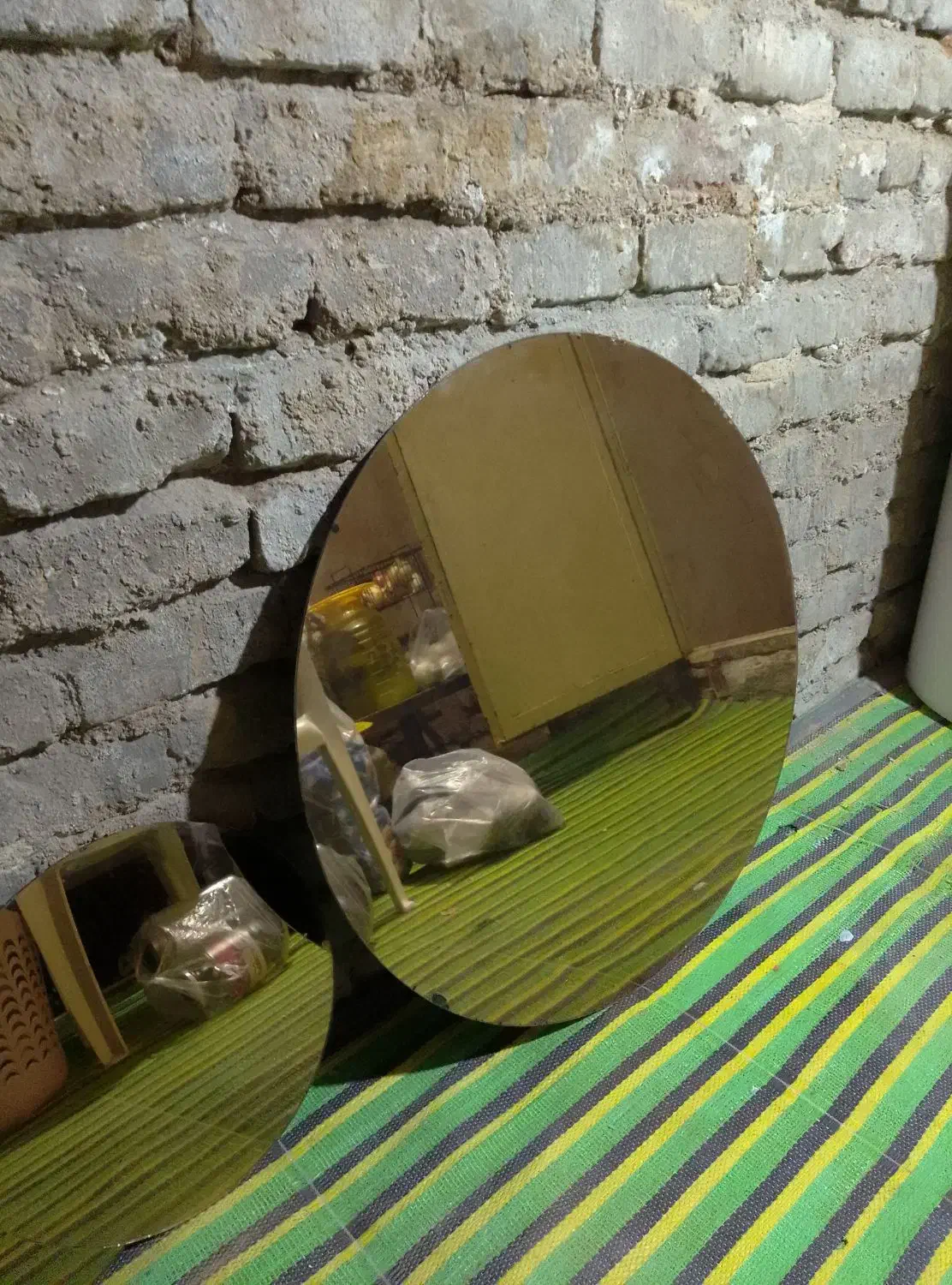 شیشه گرد جلو مبلی|مبلمان خانگی و میز عسلی|فشاپویه, |دیوار