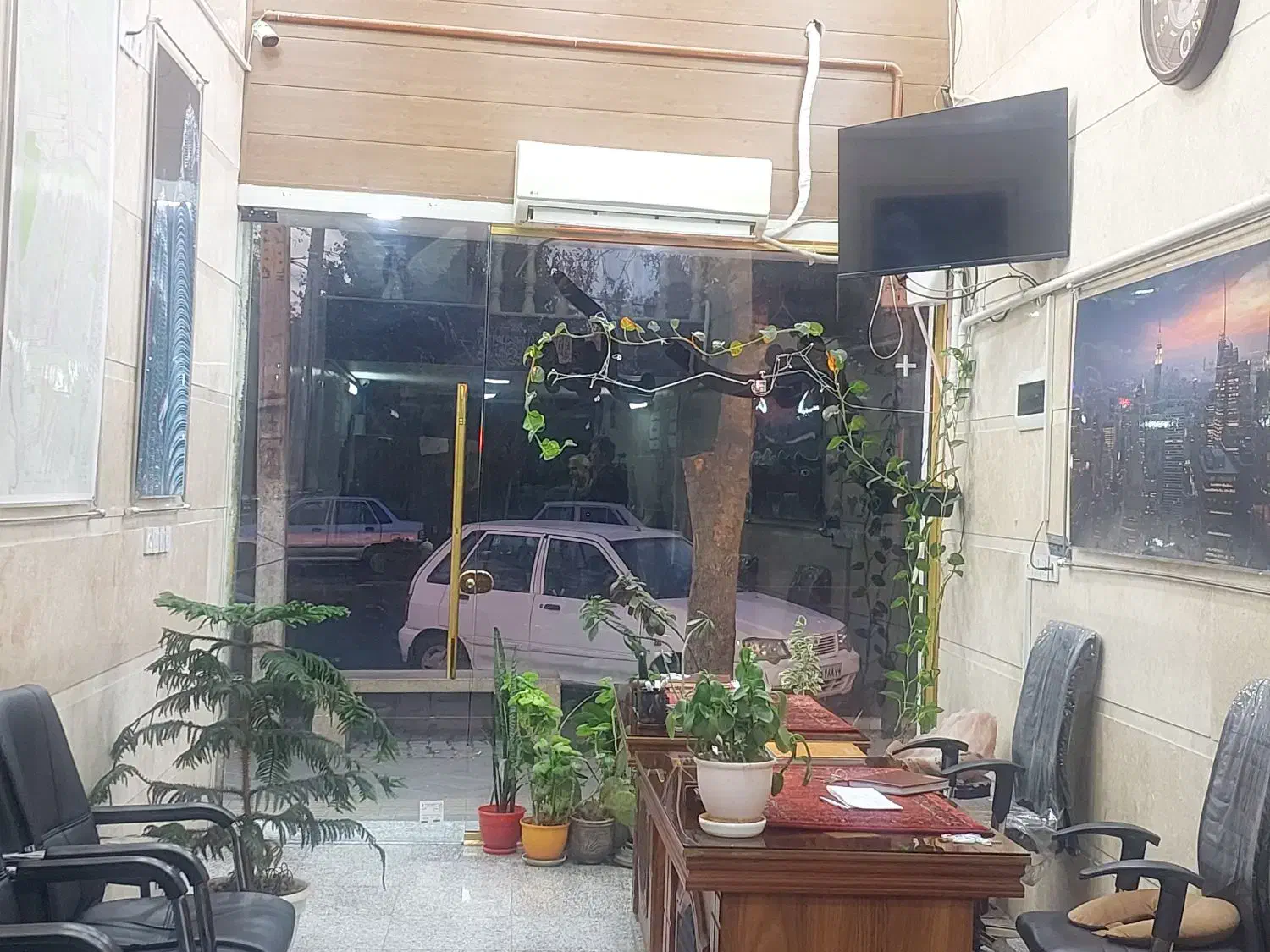 مشاور در املاک|استخدام بازاریابی و فروش|قزوین, |دیوار