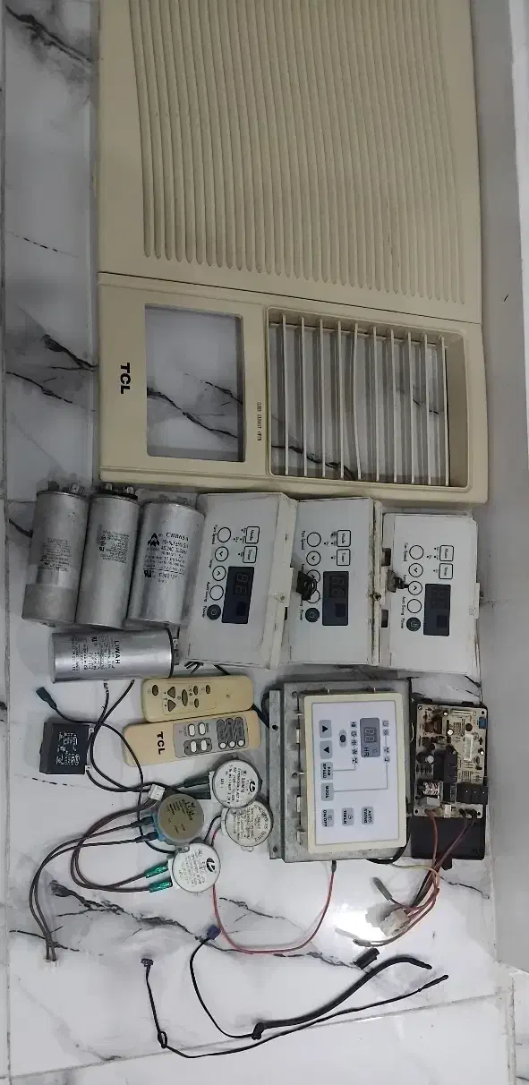 برد خازن کنترل و سنسور دما و جلو پنجره کولر|ماشین‌آلات صنعتی|رشت, دیانتی|دیوار