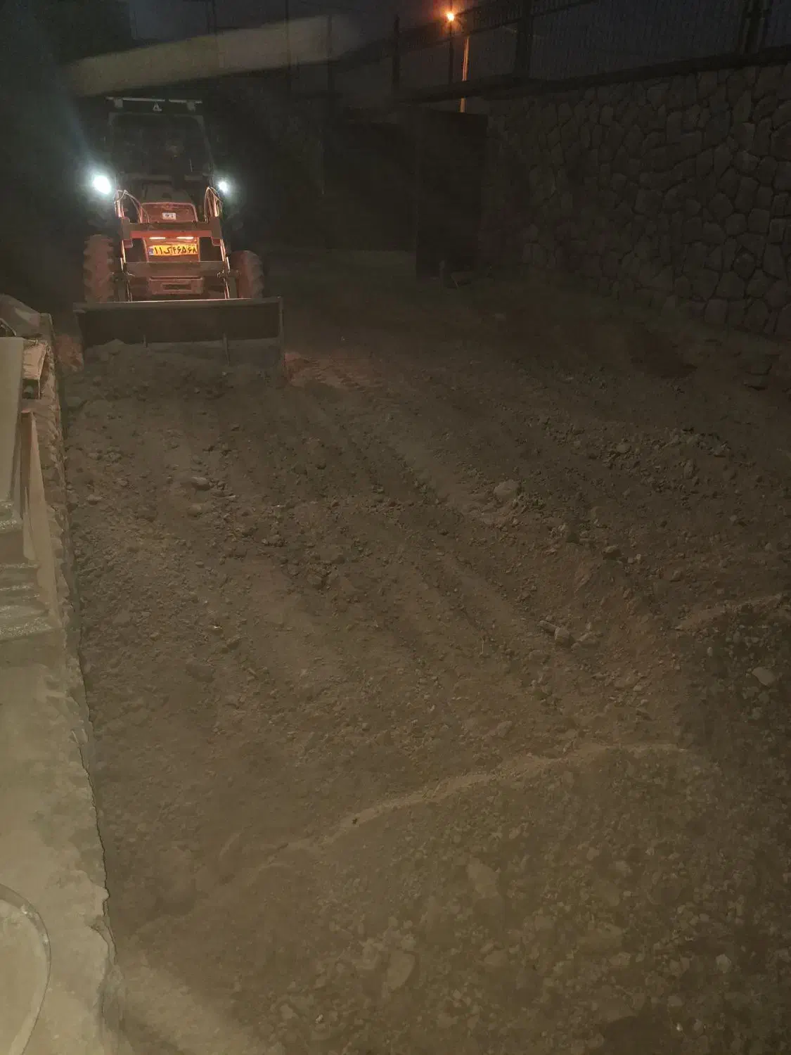 کود گاوی ...خاک باغچه بهترین .|خدمات باغبانی و درختکاری|دماوند, گیلاوند|دیوار