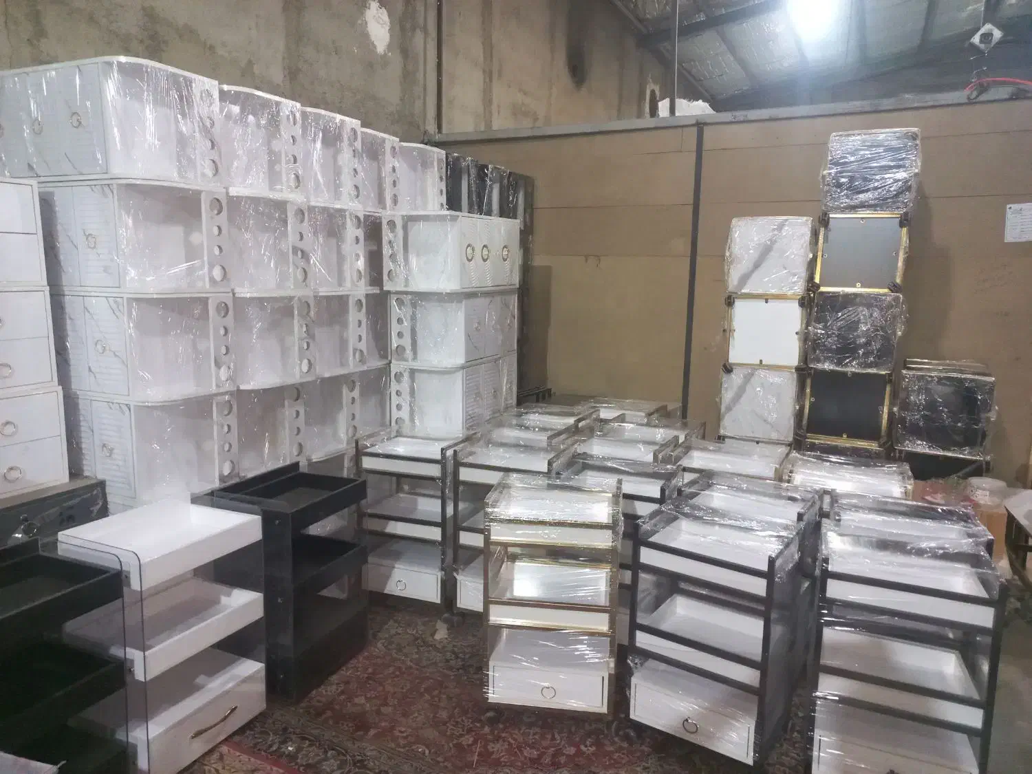 ترولی و تجهیزات ارایشگاهی و میز ناخن و استند|آرایشگاه و سالن‌های زیبایی|چهاردانگه (تهران), |دیوار