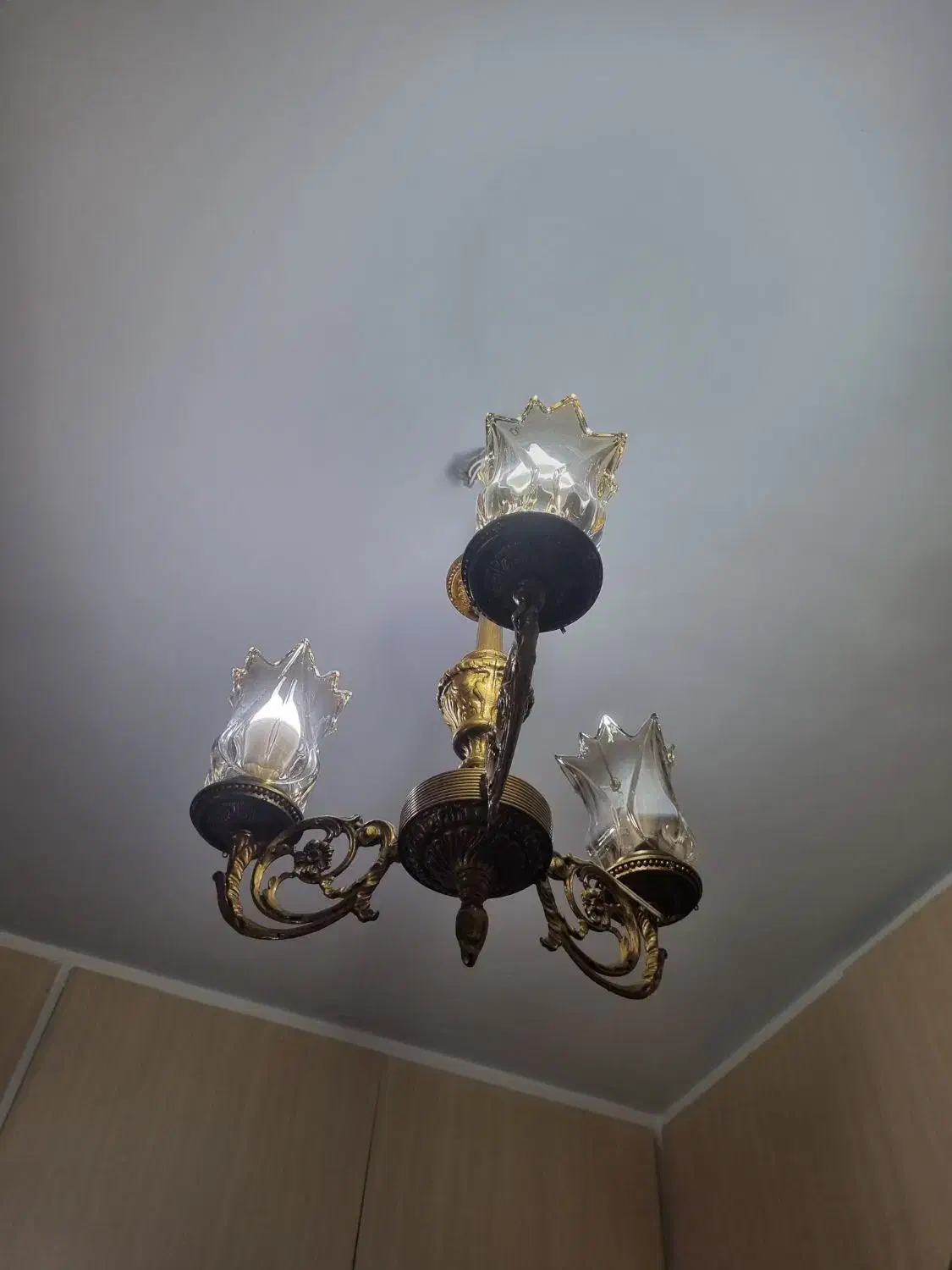 لوستر سه شاخه برنز|لوستر و چراغ آویز|تهران, شمیران‌نو|دیوار