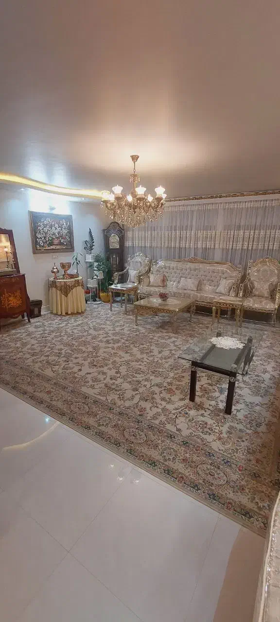 آپارتمان رباط سوم/ تک واحد/سه طرف نور بازسازی کامل|فروش آپارتمان|اصفهان, مهدی آباد|دیوار