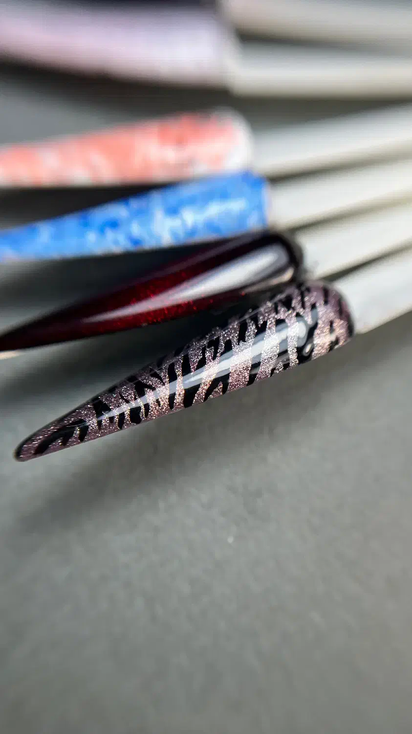 کاشت و طراحی تخصصی ناخن|خدمات آرایشگری و زیبایی|سنندج, |دیوار