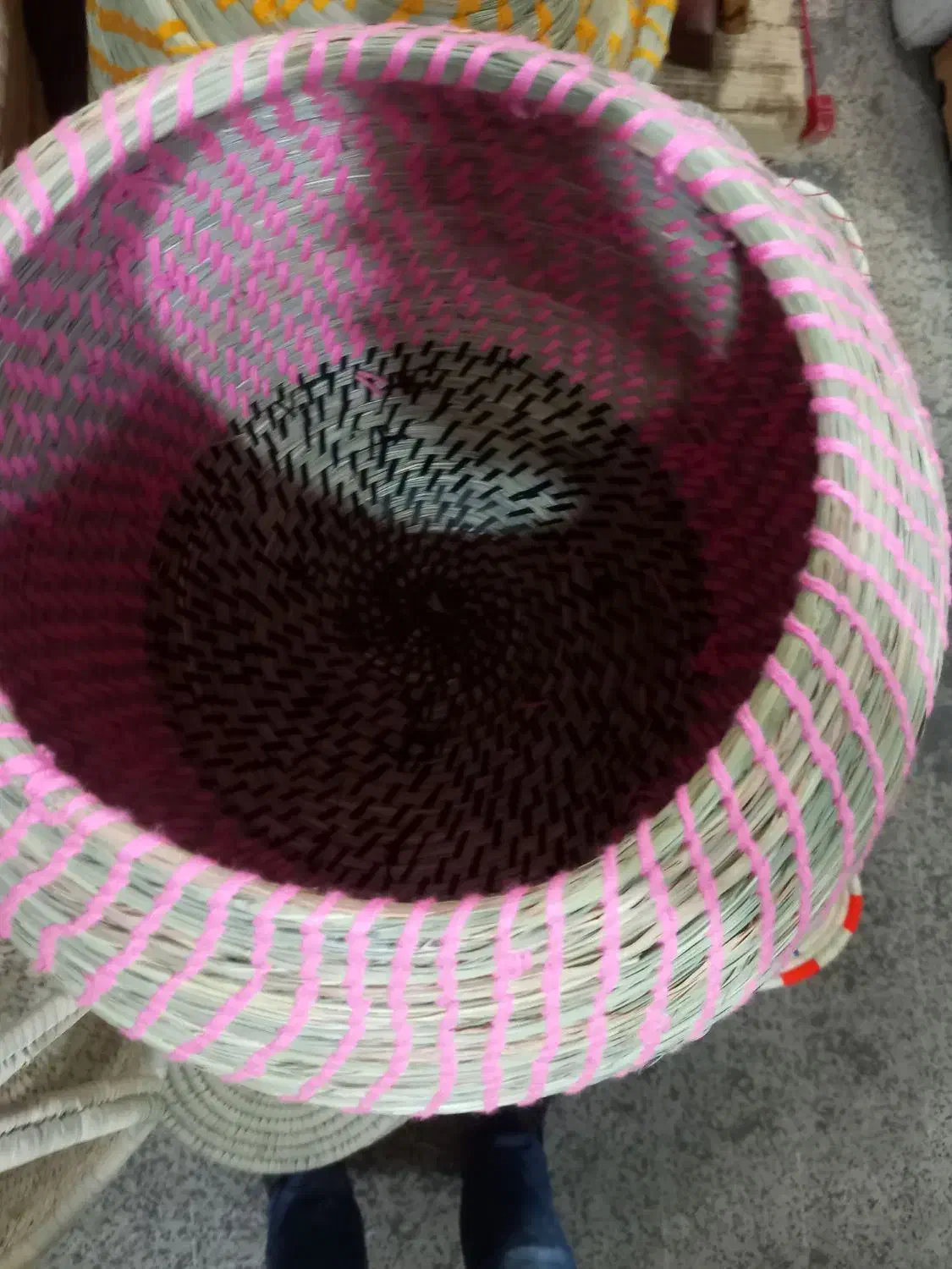 جای برنجی و جای لوازم خرمایی و سبد پیک‌نیک خرمایی|صنایع دستی و سایر لوازم تزئینی|رشت, پیرسرا|دیوار