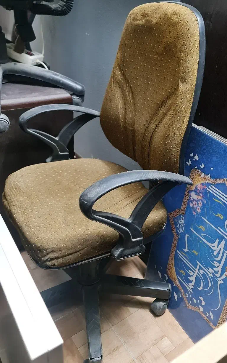 صندلی چرخ دار|مبلمان اداری|شاهین‌شهر, فردوسی|دیوار